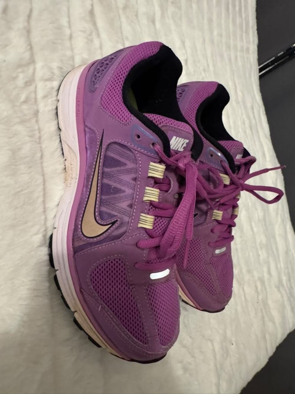 Nike Women's Running Shoes Purple Gold Mesh Lace Up Size 8 Pre Owned